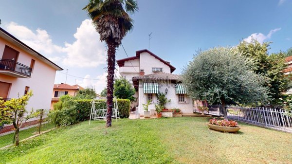 casa indipendente in vendita a Bra in zona San Michele