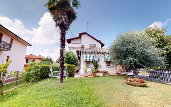 casa indipendente in vendita a Bra in zona San Michele