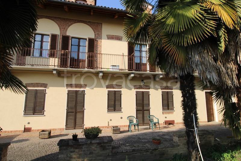 casa indipendente in vendita a Bra