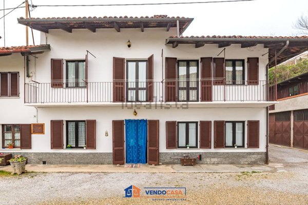 casa indipendente in vendita a Bra in zona San Matteo
