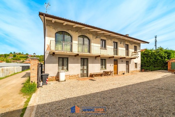 casa indipendente in vendita a Bra in zona Borgo Nuovo