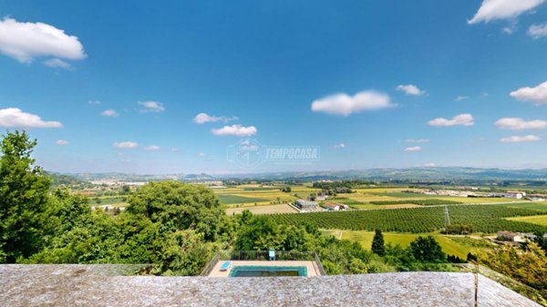 casa indipendente in vendita a Bra