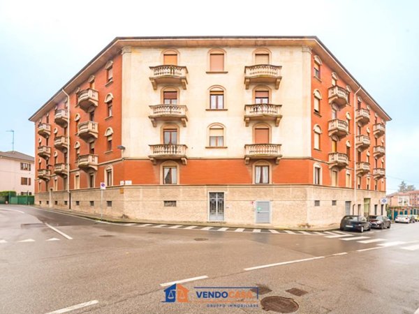 appartamento in vendita a Bra in zona San Michele