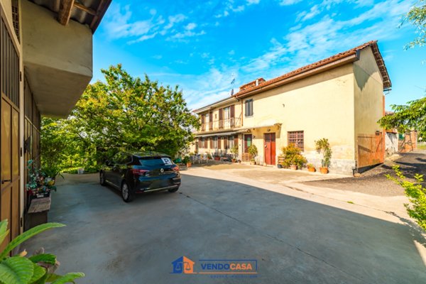 casa indipendente in vendita a Bra