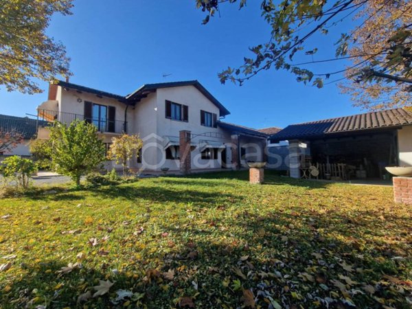 casa indipendente in vendita a Bra in zona Falchetto