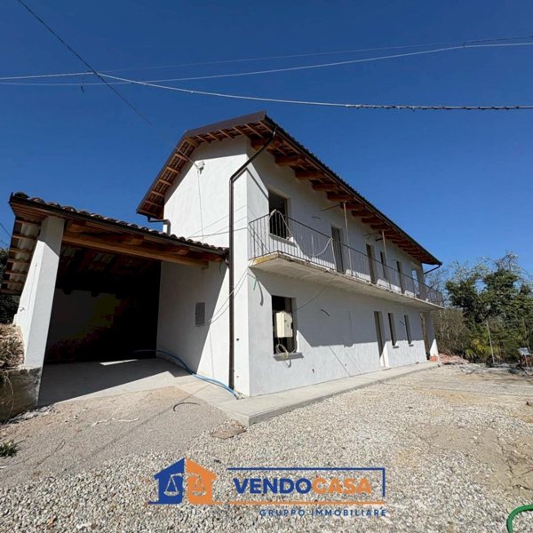 casa indipendente in vendita a Bra
