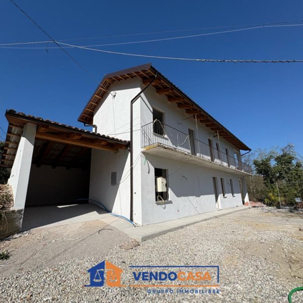 casa indipendente in vendita a Bra