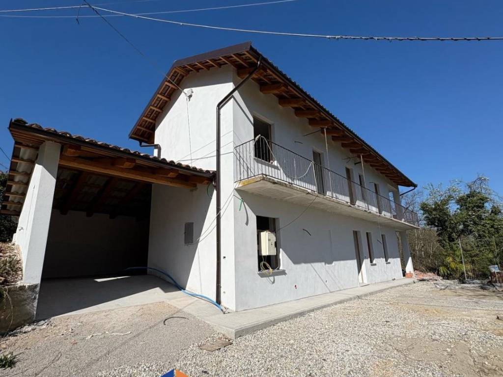 casa indipendente in vendita a Bra