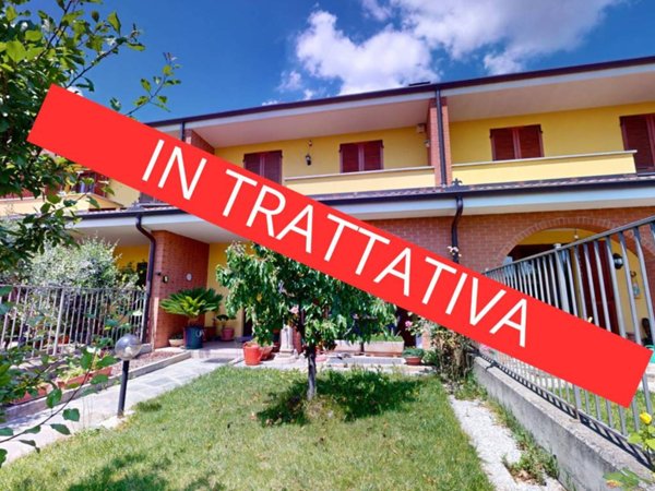 casa indipendente in vendita a Bra in zona Bandito