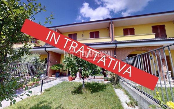 casa indipendente in vendita a Bra in zona Bandito