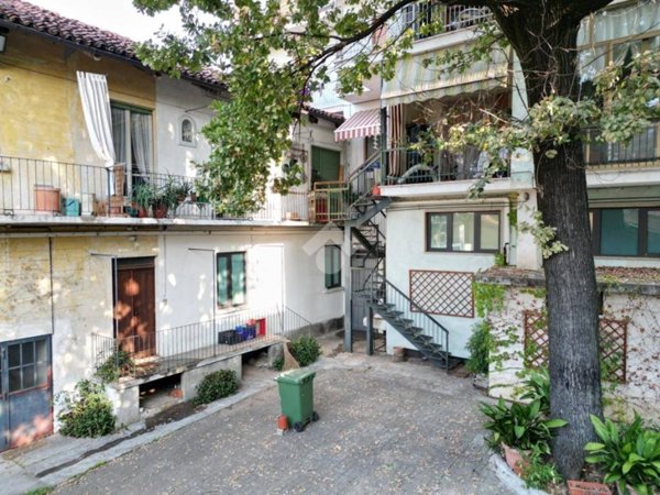 casa indipendente in vendita a Bra