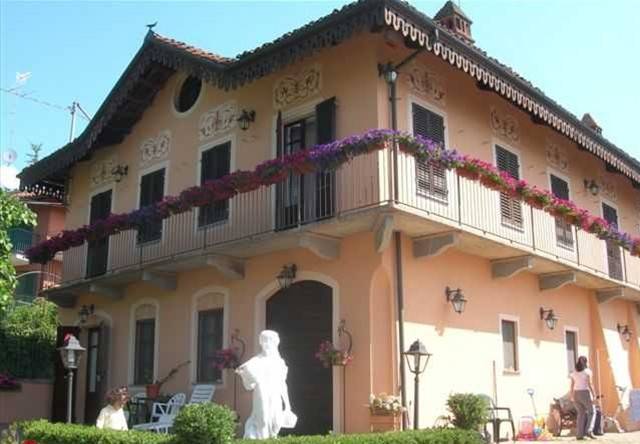 casa indipendente in vendita a Bra