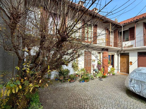 casa indipendente in vendita a Bra