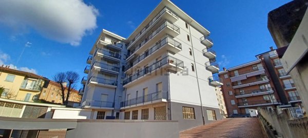 locale di sgombero in vendita a Bra