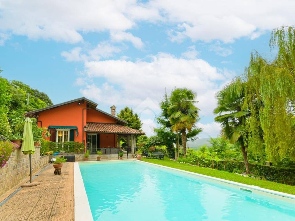 casa indipendente in vendita a Bra