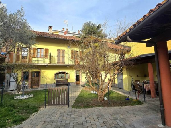casa indipendente in vendita a Bra
