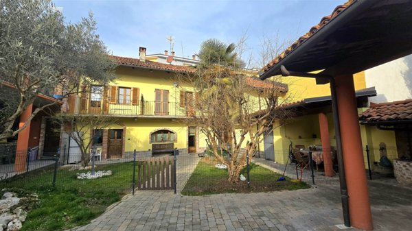 casa indipendente in vendita a Bra