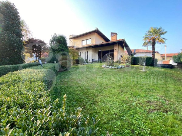 casa indipendente in vendita a Bra