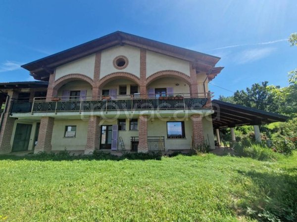 casa indipendente in vendita a Bra in zona Bandito