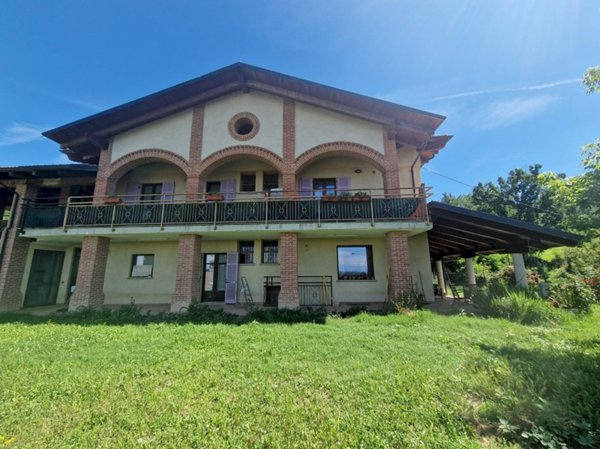 casa indipendente in vendita a Bra