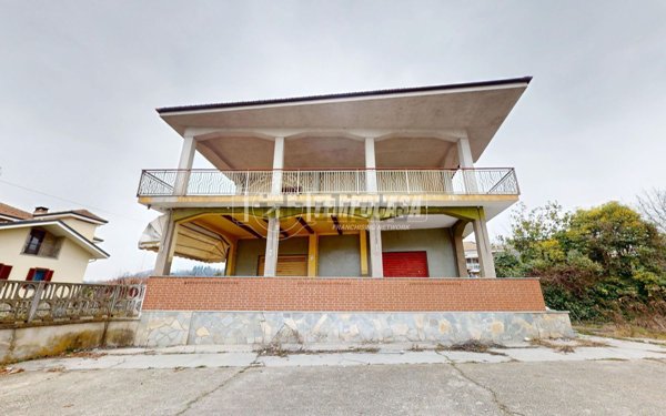 casa indipendente in vendita a Bra