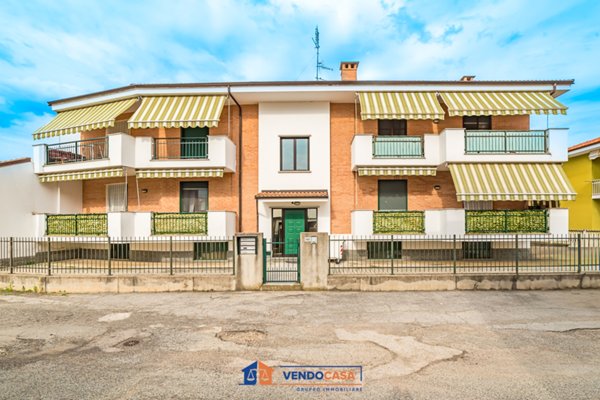 appartamento in vendita a Bra in zona Piumati