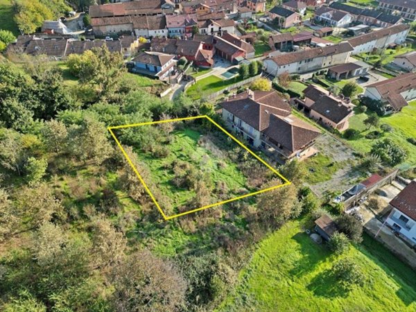 terreno edificabile in vendita a Bra in zona Bandito