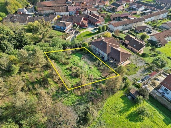 terreno edificabile in vendita a Bra in zona Bandito