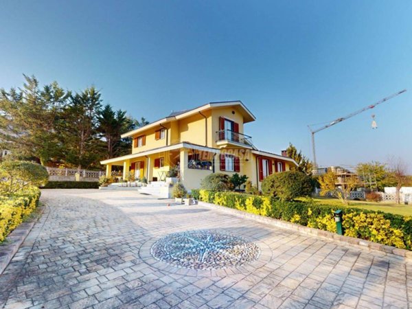 casa indipendente in vendita a Bra in zona San Michele