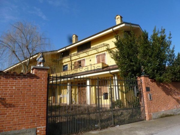 appartamento in vendita a Bra in zona Bandito