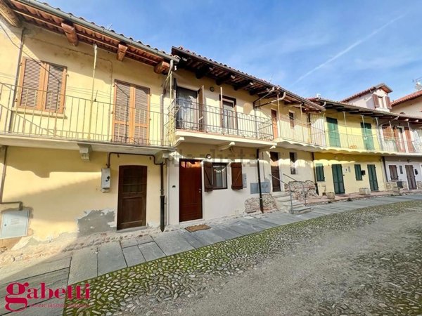 casa indipendente in vendita a Bra in zona Pollenzo
