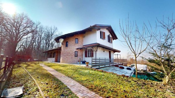 casa indipendente in vendita a Bra in zona Ronchi