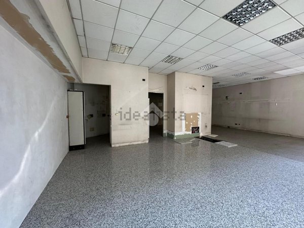 locale commerciale in vendita a Bra