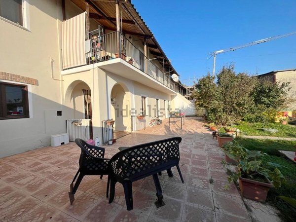 casa indipendente in vendita a Bra