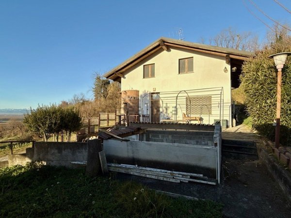 casa indipendente in vendita a Bra