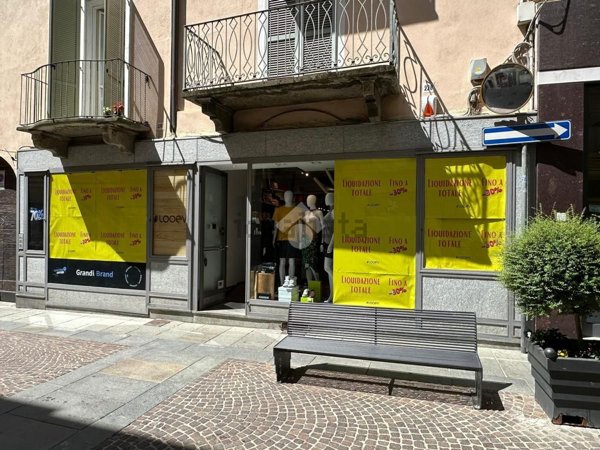 locale commerciale in vendita a Bra