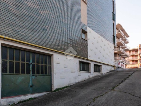locale di sgombero in vendita a Bra
