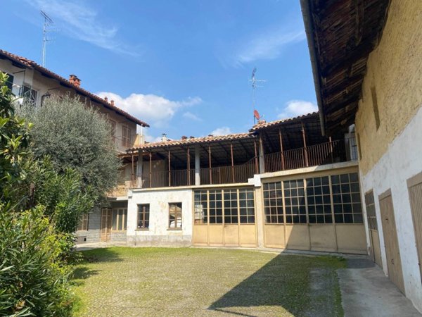 intera palazzina in vendita a Bra