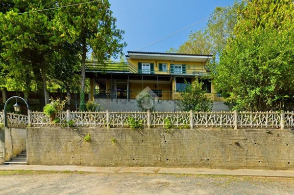 casa indipendente in vendita a Bra