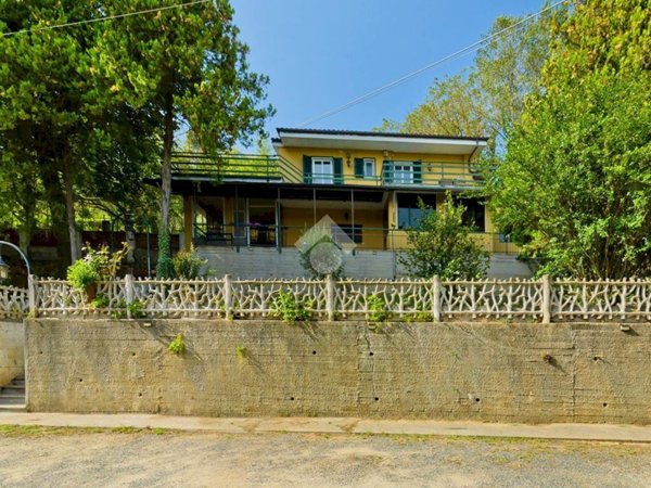 casa indipendente in vendita a Bra