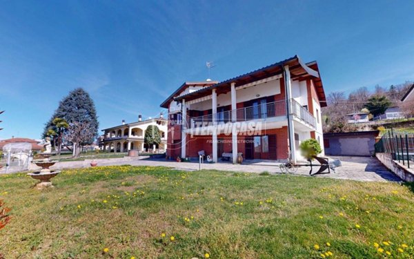 casa indipendente in vendita a Bra in zona Bandito