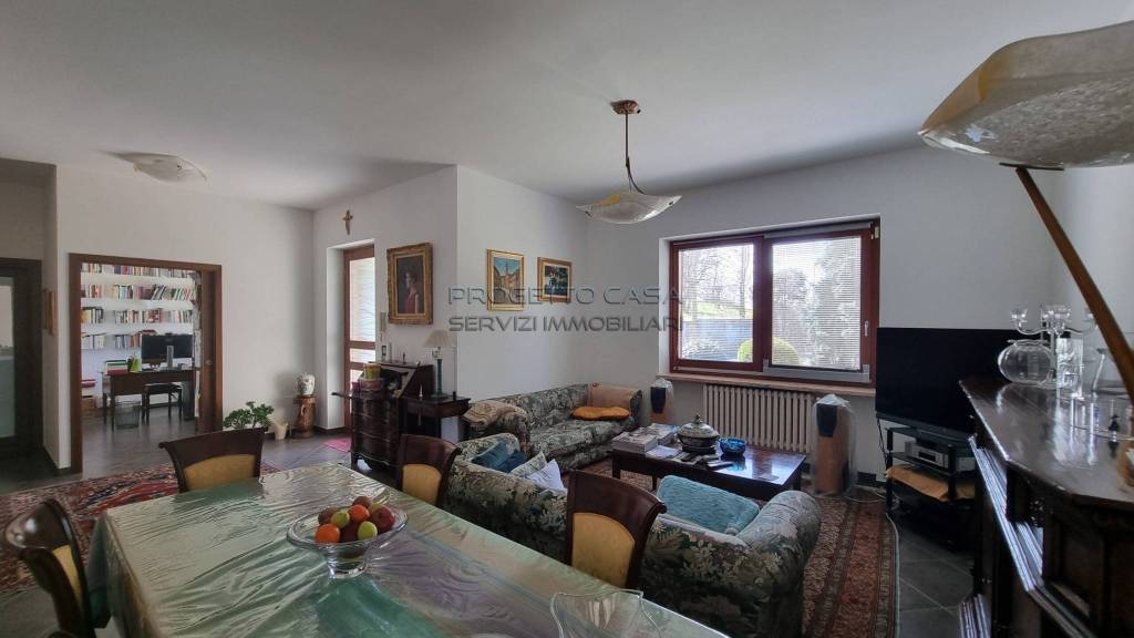 casa indipendente in vendita a Bra in zona San Michele