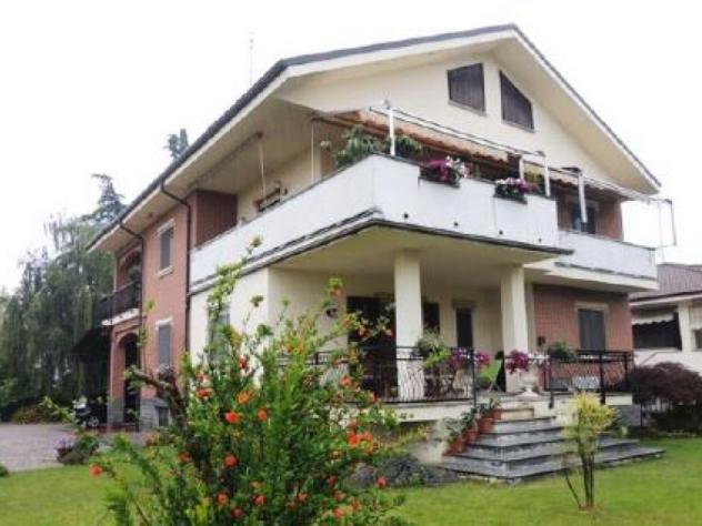 casa indipendente in vendita a Bra in zona Piumati