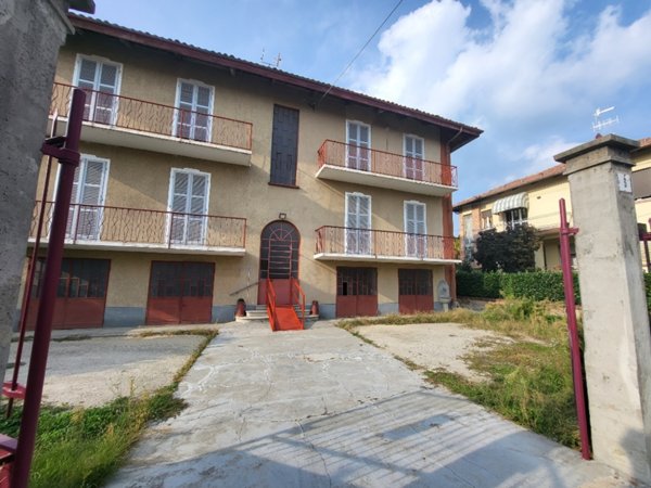 casa indipendente in vendita a Bra in zona San Michele