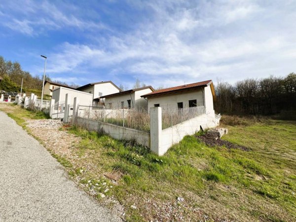 casa indipendente in vendita a Bra
