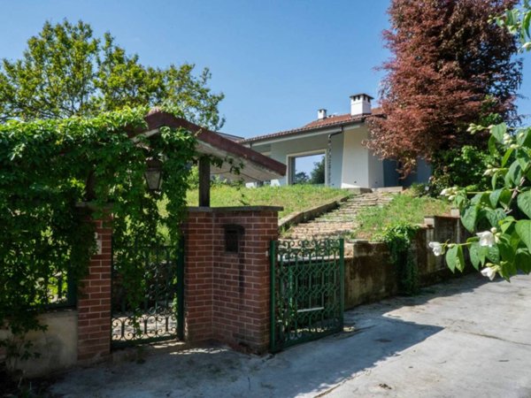casa indipendente in vendita a Bra in zona San Michele