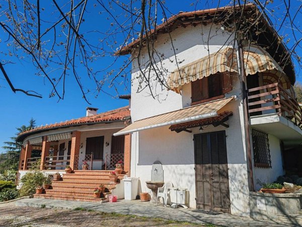 casa indipendente in vendita a Bra