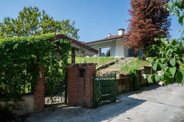 casa indipendente in vendita a Bra in zona San Michele