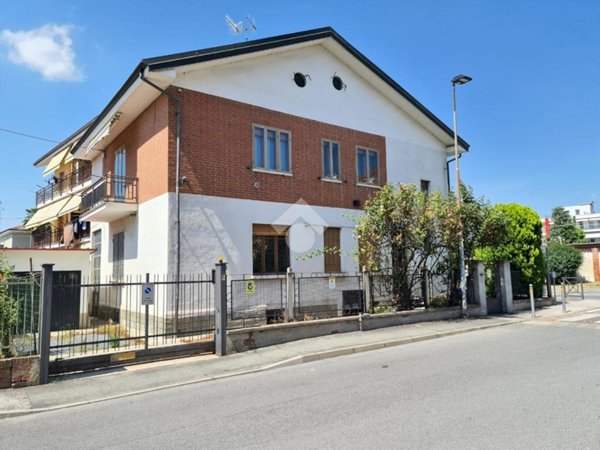 casa indipendente in vendita a Bra