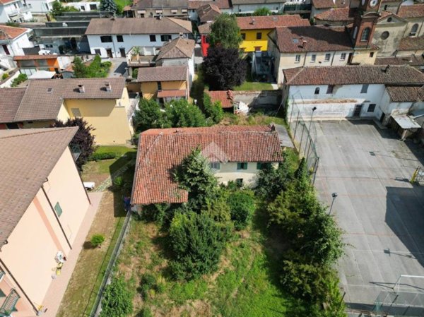 casa indipendente in vendita a Bra in zona Bandito